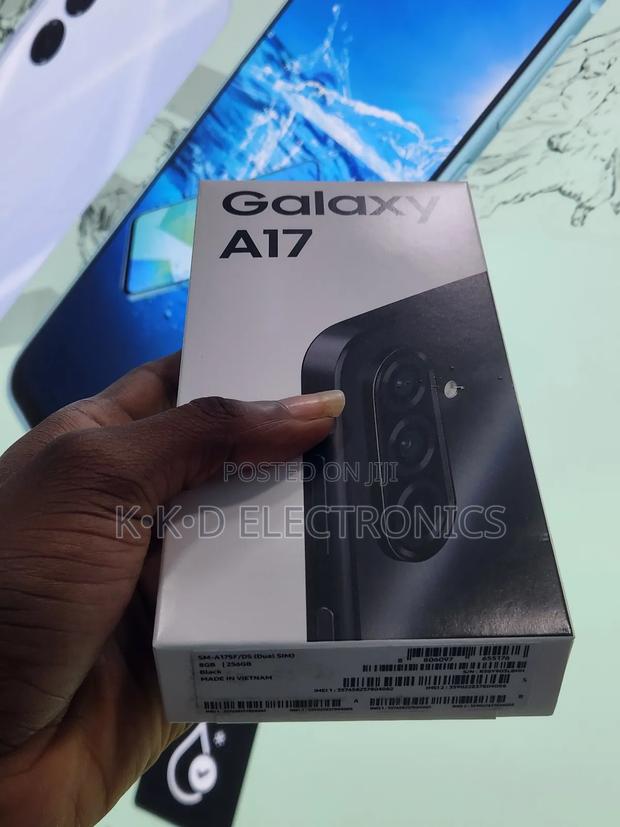 New Samsung Galaxy A17 128 GB Black photo 3
