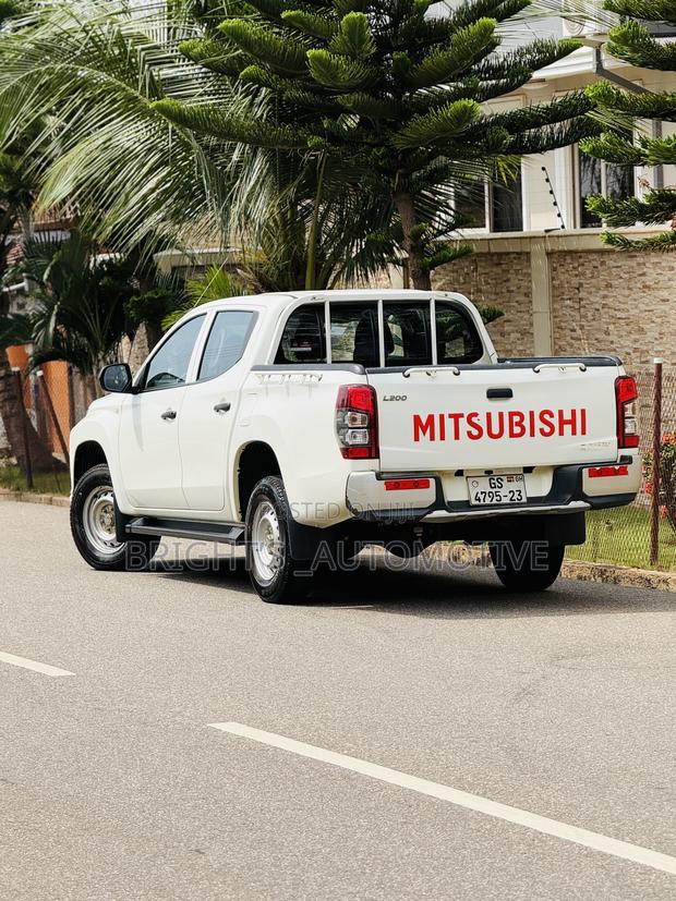 Mitsubishi L200 2023 White