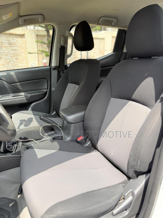 Mitsubishi L200 2023 White