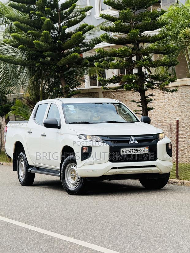 Mitsubishi L200 2023 White