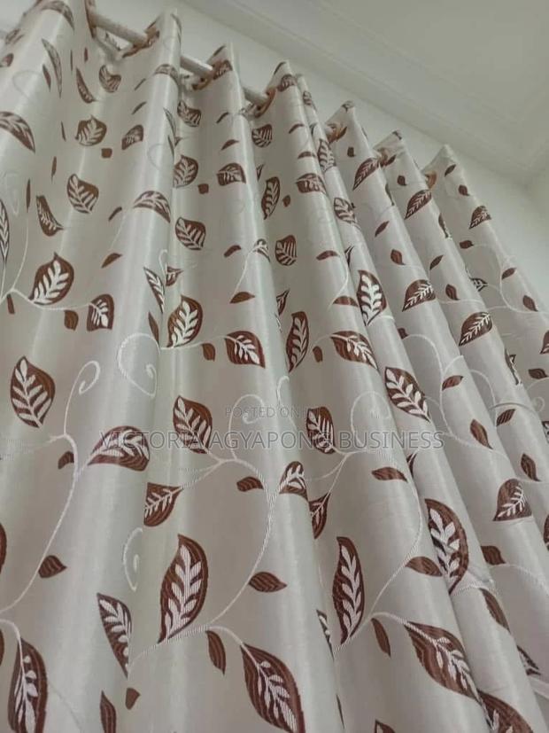 Vicky Curtains photo 4