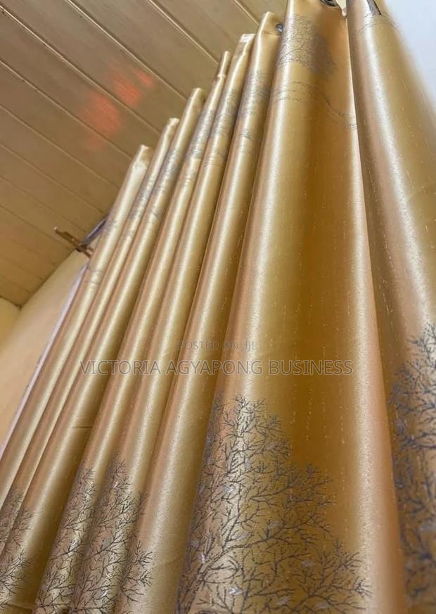 Vicky Curtains photo 5