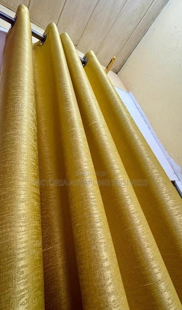 Vicky Curtains photo 7