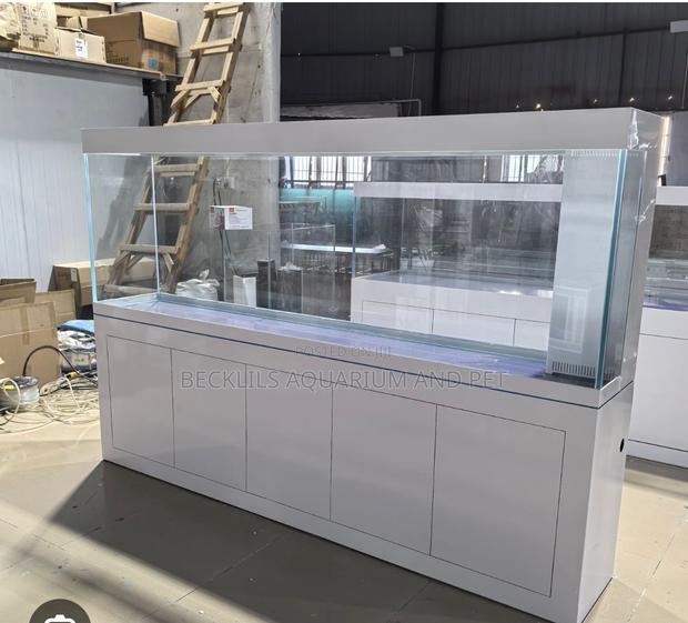 Quality Imported Aquarium With Stand · Photo 3