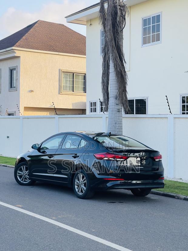 Hyundai Elantra Value Edition Sedan FWD (2.0L 4cyl 6A) 2017 Black