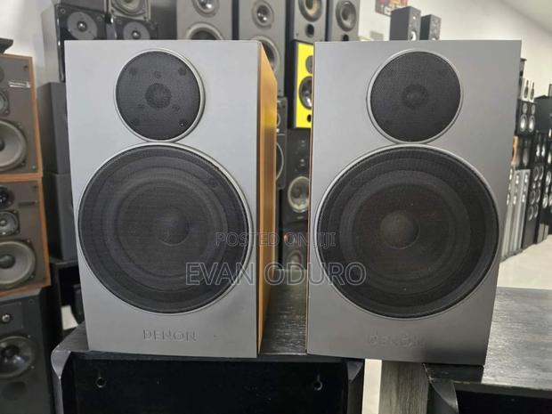 Powerful Denon Bookshelf Solid Speakers Heavy Pair Of Bookshelf!