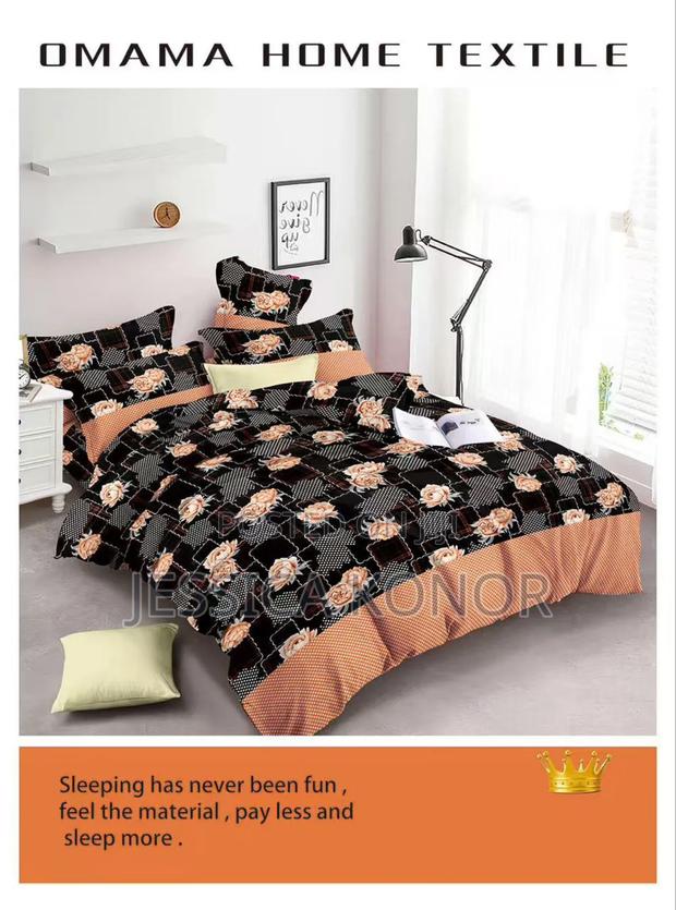 1 Bedsheet With 4 Pillowcases (King Size)