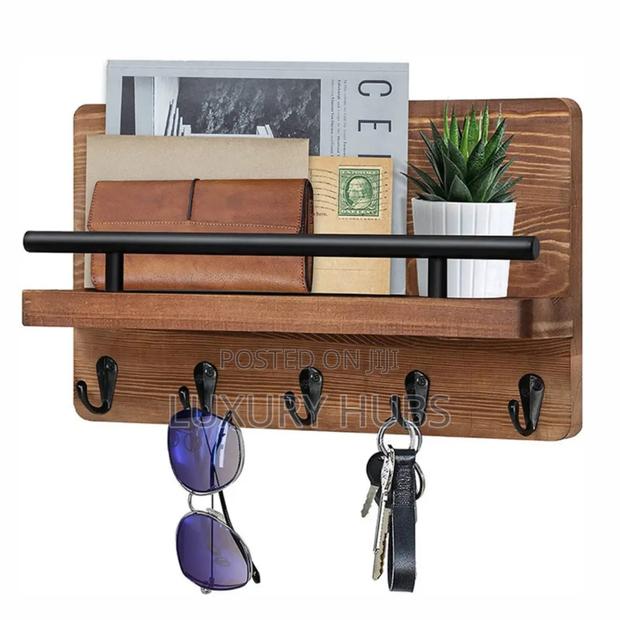 Wooden Key Organizer · Photo 4