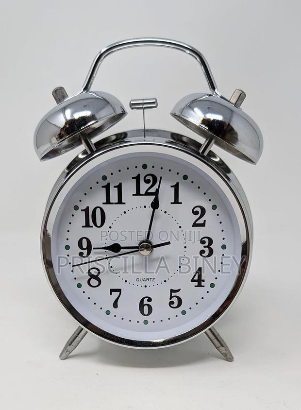 Retro Twin Bell Alarm · Photo 2