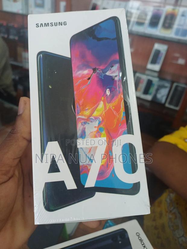 New Samsung Galaxy A70 128 GB Black · Photo 1