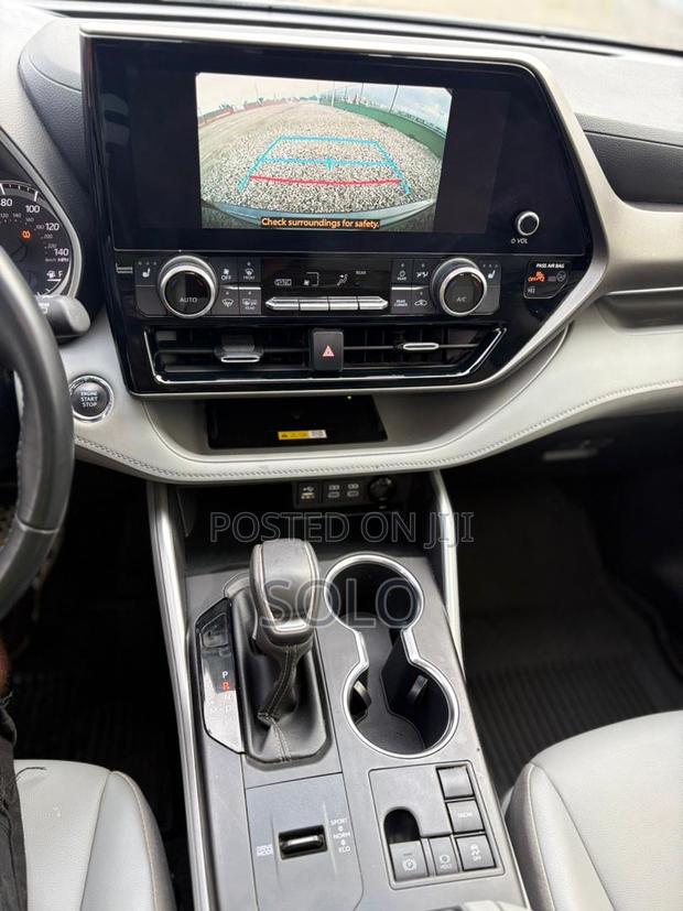 Toyota Highlander XLE FWD 2023 Gray