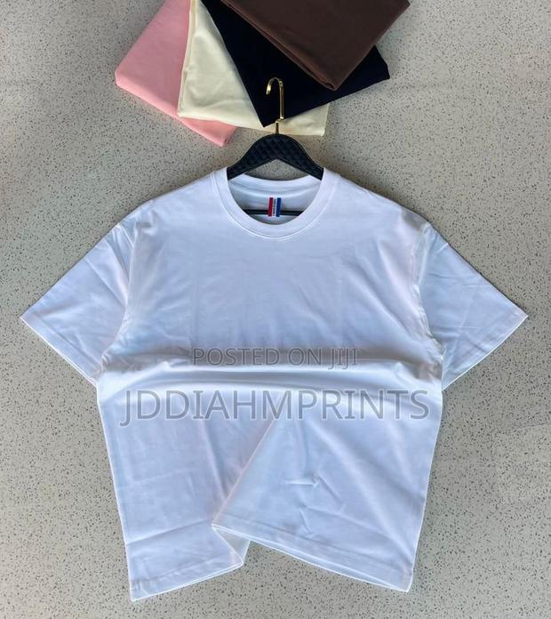 Plain T-Shirts · Photo 1