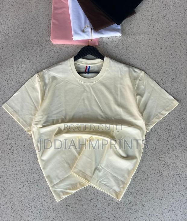 Plain T-Shirts · Photo 3