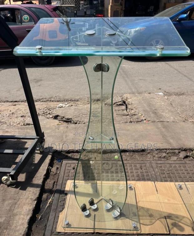 Plain Glass Pulpit · Photo 2