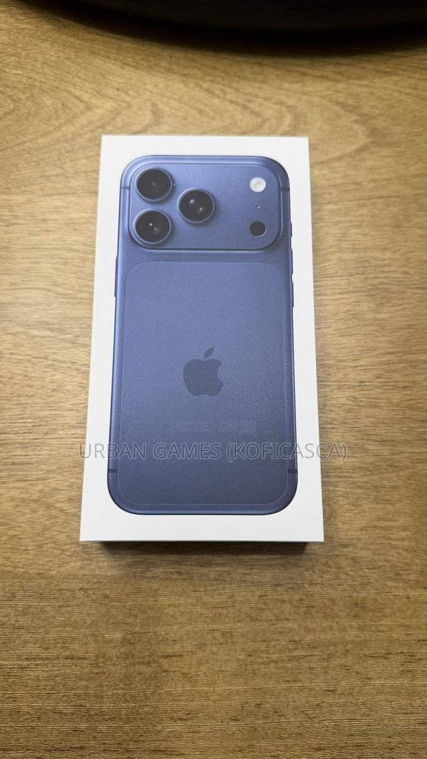 New Apple iPhone 17 Pro Max 256 GB Blue · Photo 1