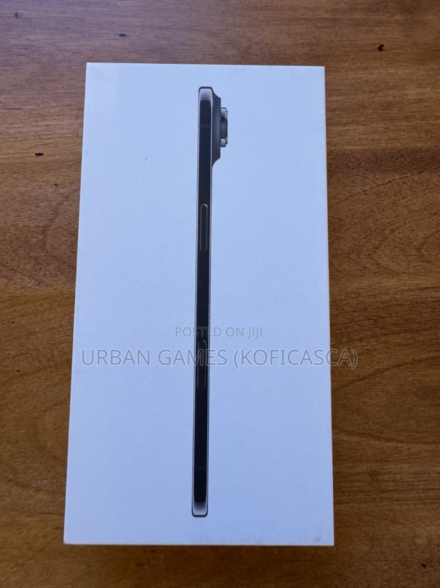New Apple iPhone Air 256 GB Black · Photo 2