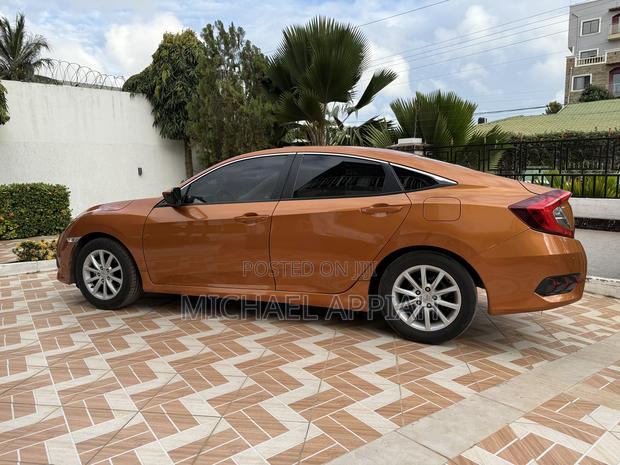 Honda Civic 2017 Orange photo 4