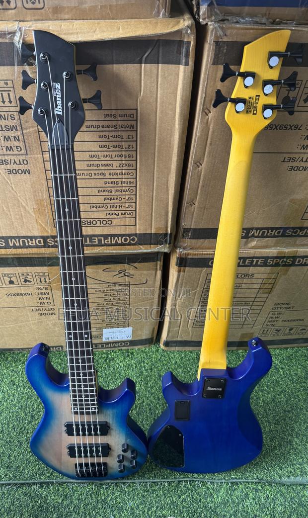 Ibanez Active Bass Guitar · Photo 4