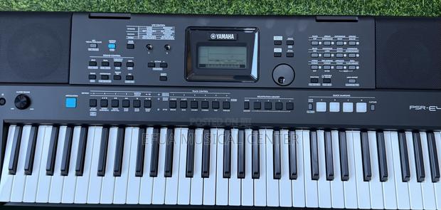 Yamaha PSR (E) 473 Keyboard · Photo 4