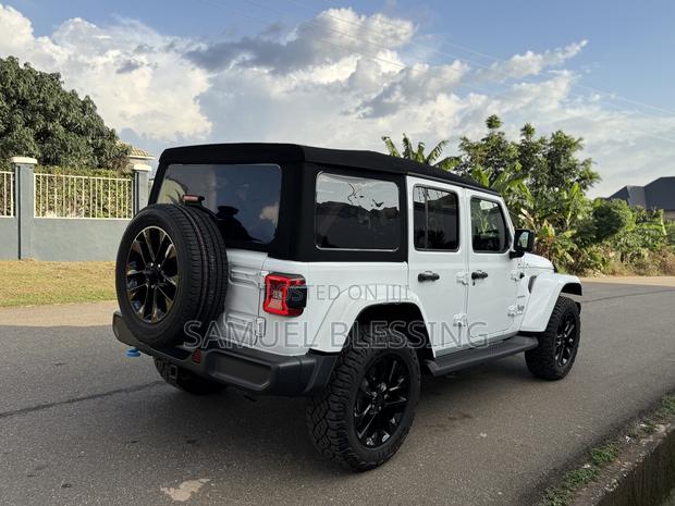 Jeep Wrangler 4xe 2023 White · Photo 3