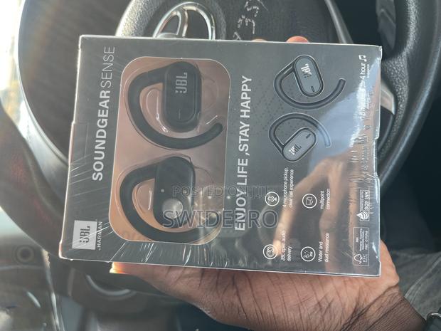 JBL Soundgear Sense Wireless Bluetooth Hook Earbuds photo 4