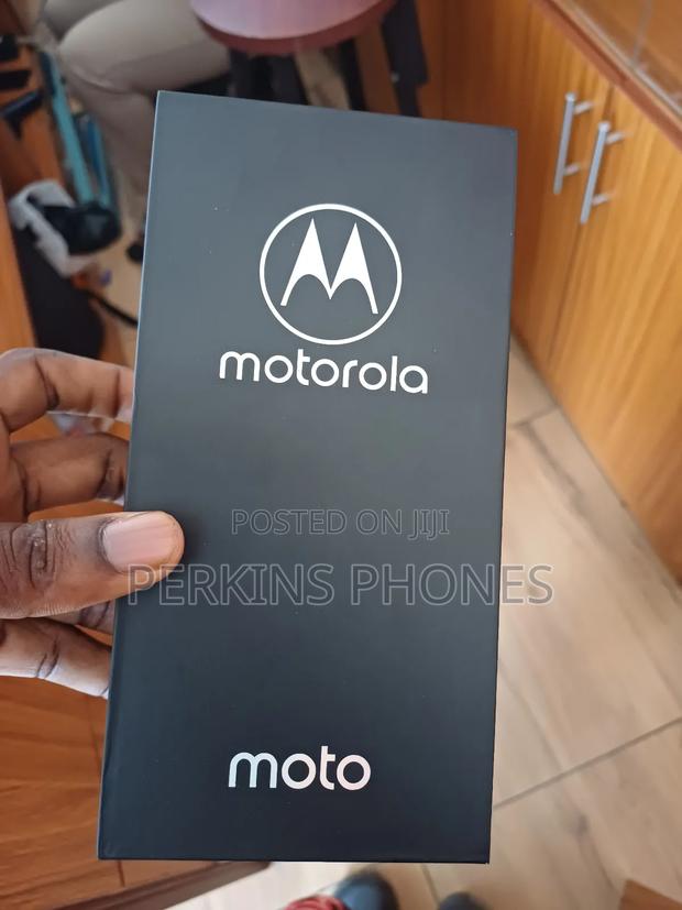New Motorola Edge 50 Fusion 256 GB Red
