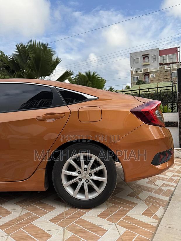 Honda Civic 2017 Orange photo 3