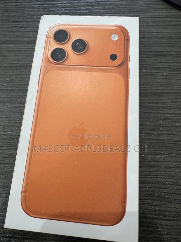 New Apple iPhone 17 Pro Max 256 GB Orange · Photo 2