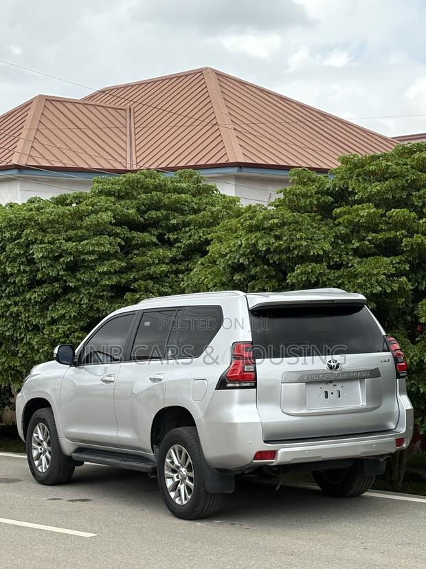 Toyota Land Cruiser Prado 2.7 2019 Silver