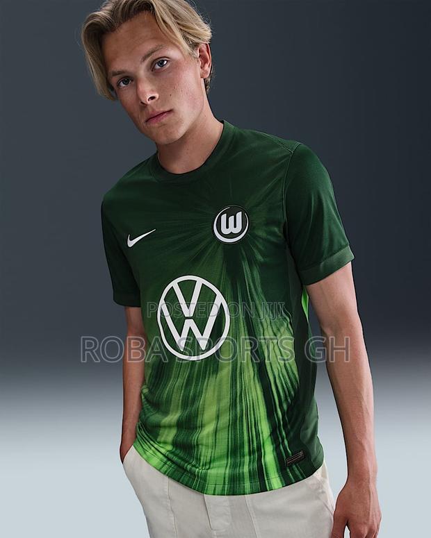 2025/26 Wolfsburg Home Jersey · Photo 4
