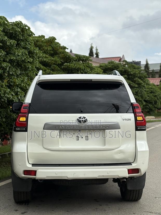 Toyota Land Cruiser Prado 2.7 2018 White