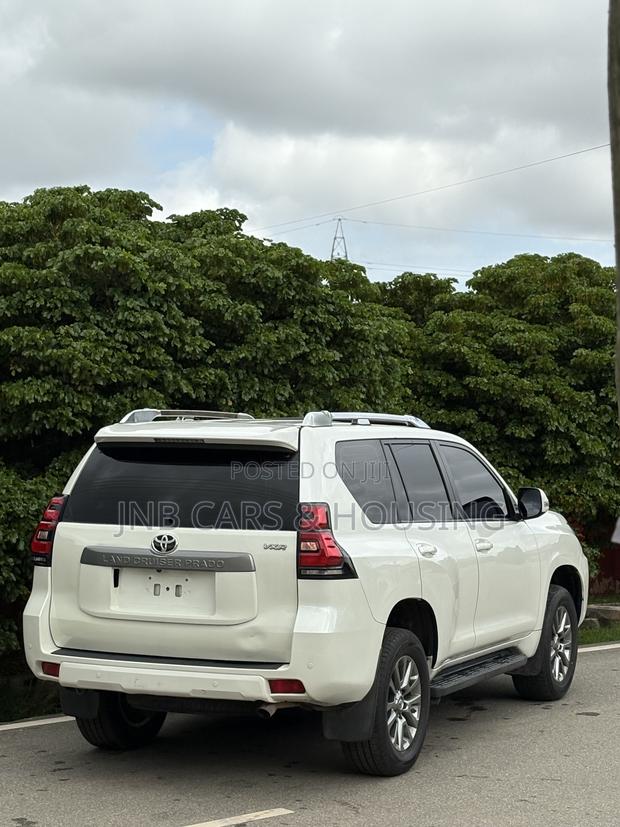 Toyota Land Cruiser Prado 2.7 2018 White