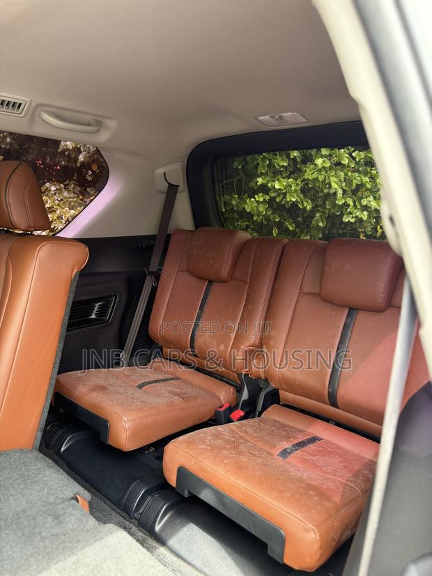 Toyota Land Cruiser Prado 2.7 2018 White