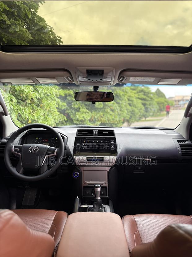 Toyota Land Cruiser Prado 2.7 2018 White