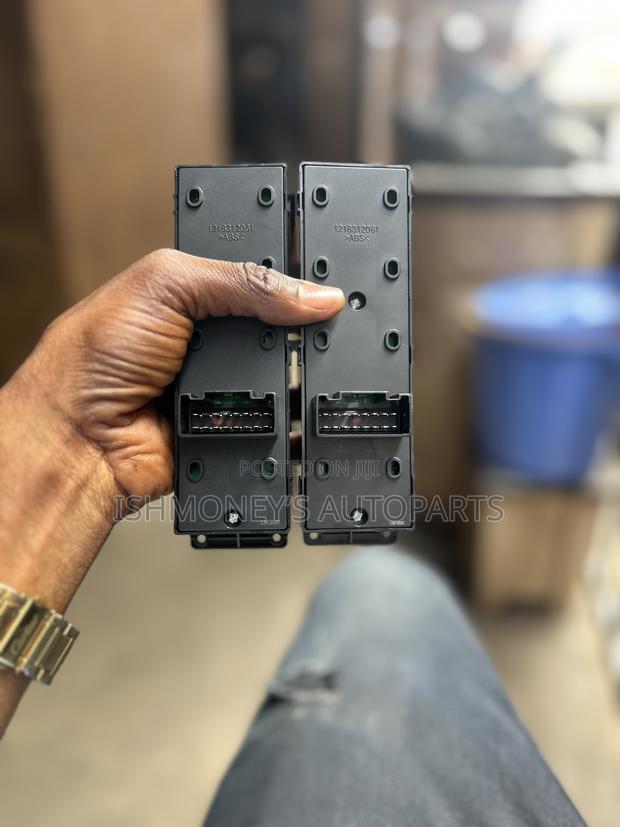 Accent 2012 Power Window Switch photo 4