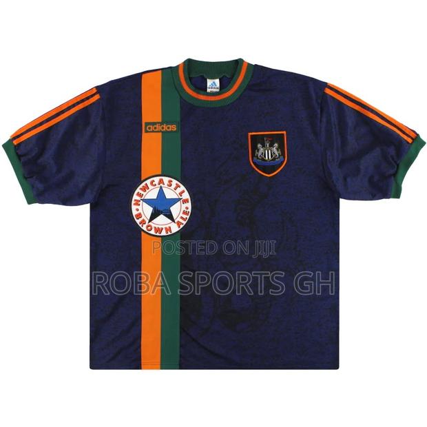 1997/98 Newcastle Retro Away Jersey · Photo 4