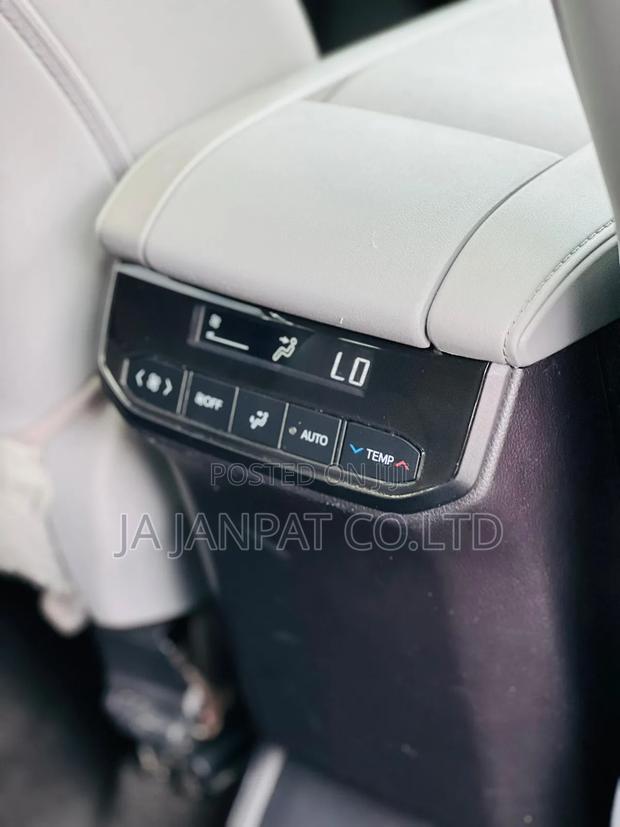Toyota Highlander XLE AWD 2023 Silver photo 3