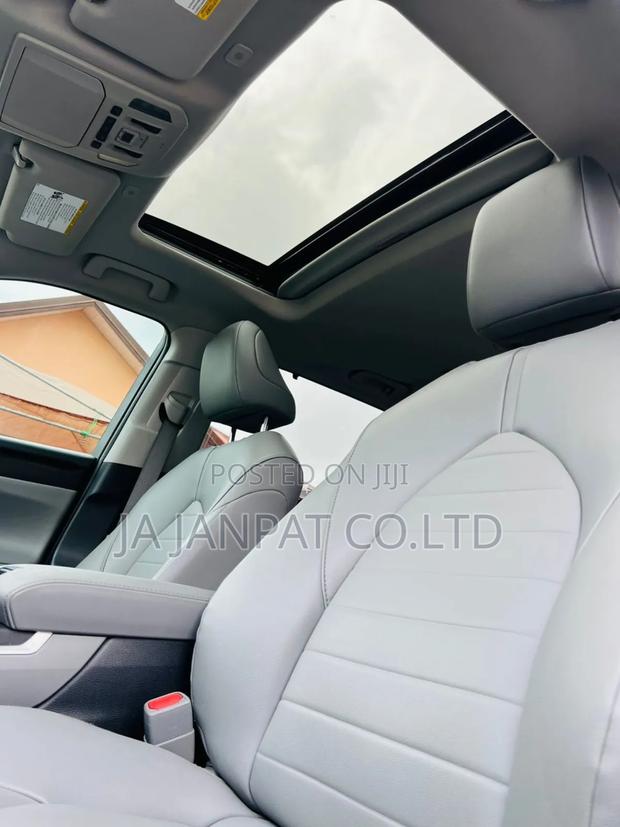 Toyota Highlander XLE AWD 2023 Silver photo 7