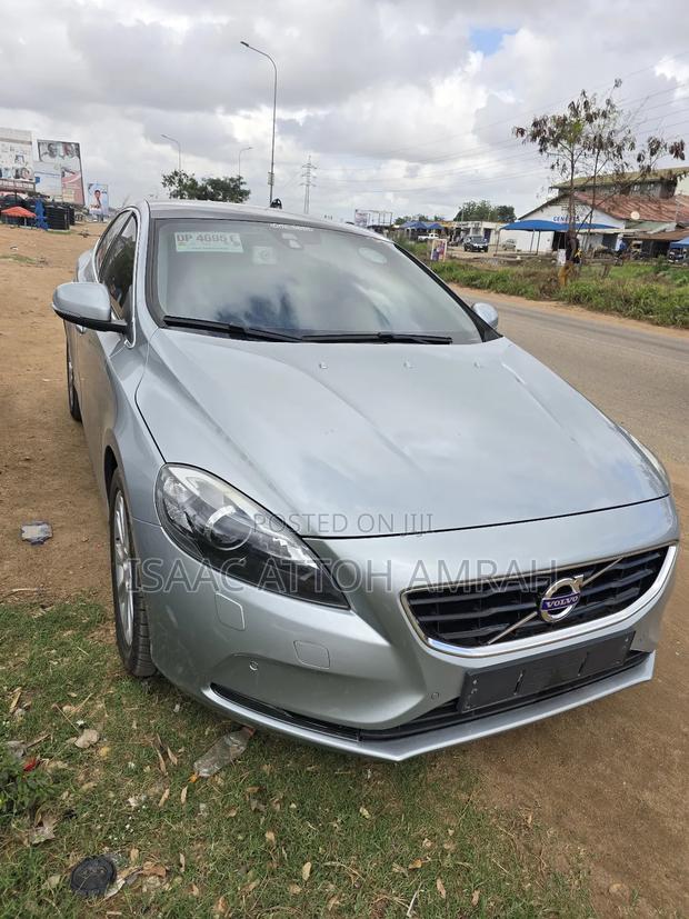 Volvo V40 2015 Silver photo 4