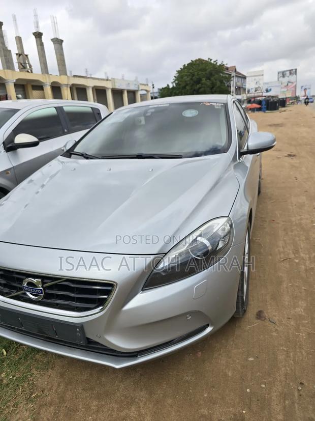 Volvo V40 2015 Silver photo 5