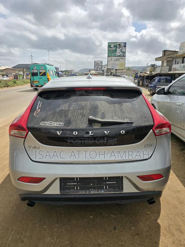 Volvo V40 2015 Silver photo 6