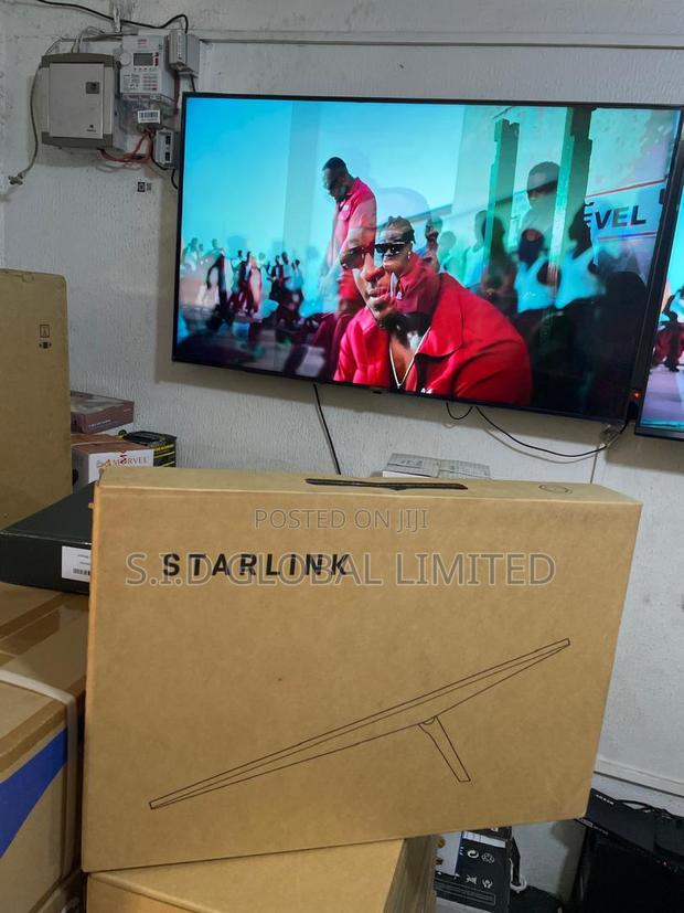 Stream Movies With Starlink Standard Gen 3 Kit · Photo 2
