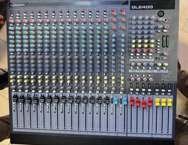 Allen & Heath Gl2400/16 16-channel Professional Mixer · Photo 2