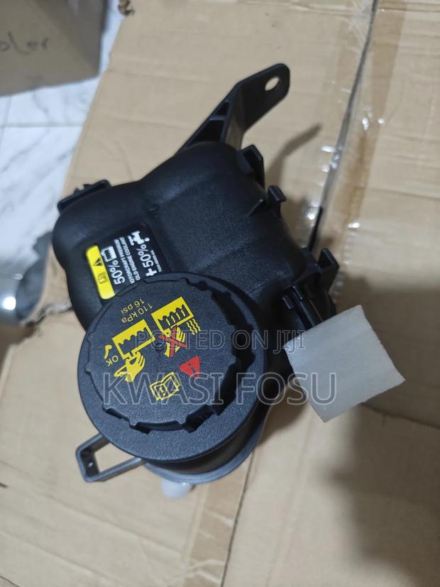 Ford Explorer Reservoir Bottle Expansion Tank photo 4