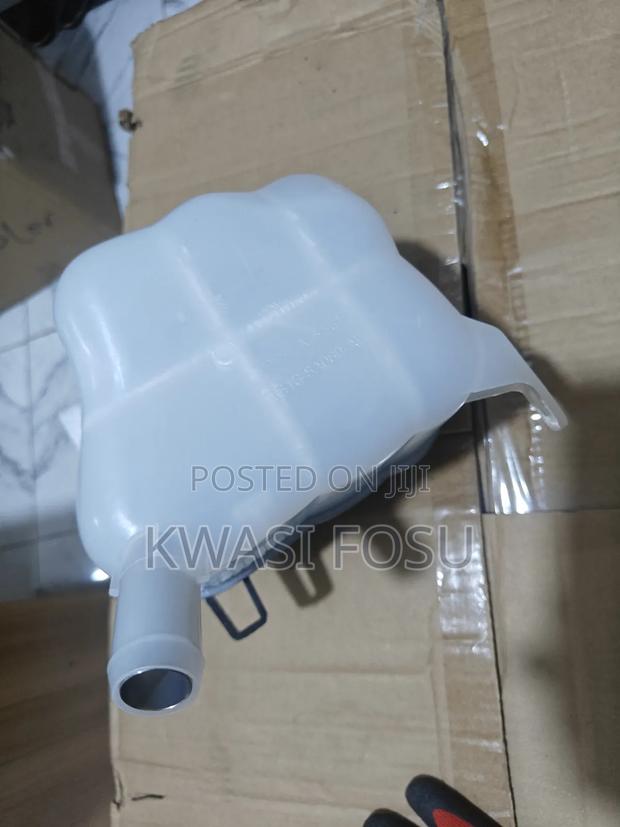 Ford Explorer Reservoir Bottle Expansion Tank photo 5