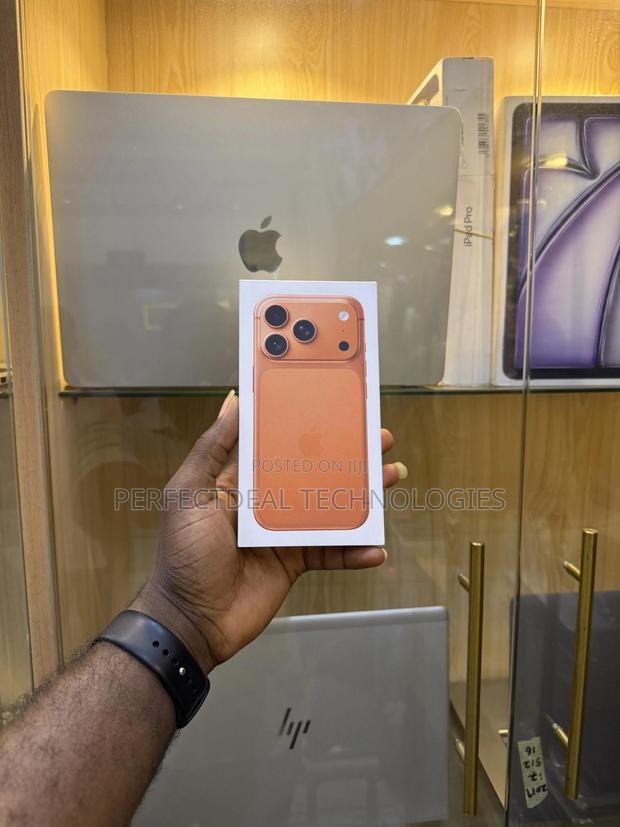 New Apple iPhone 17 Pro 256 GB Orange photo 2