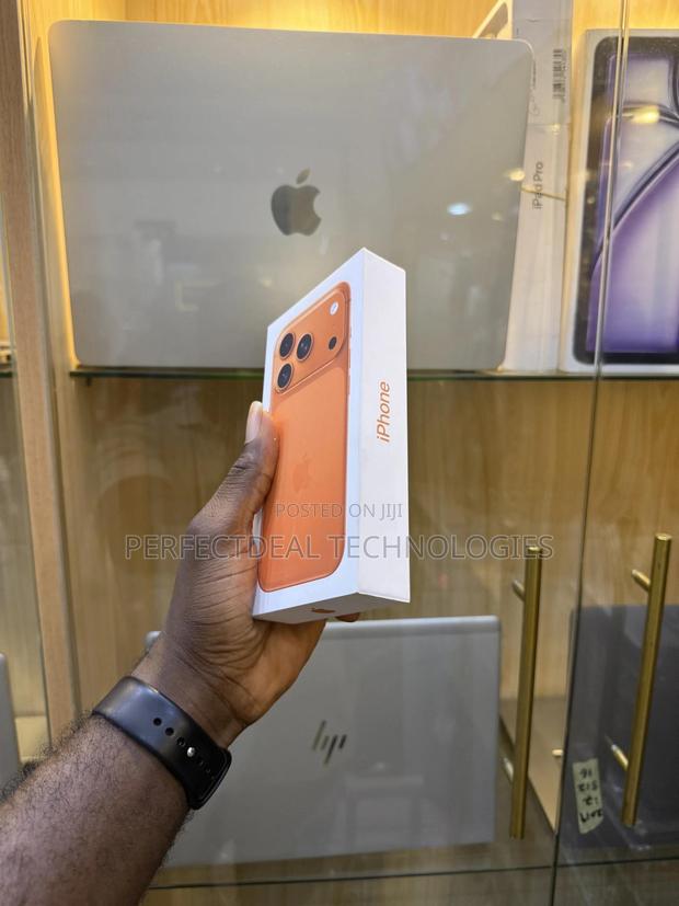 New Apple iPhone 17 Pro 256 GB Orange photo 3