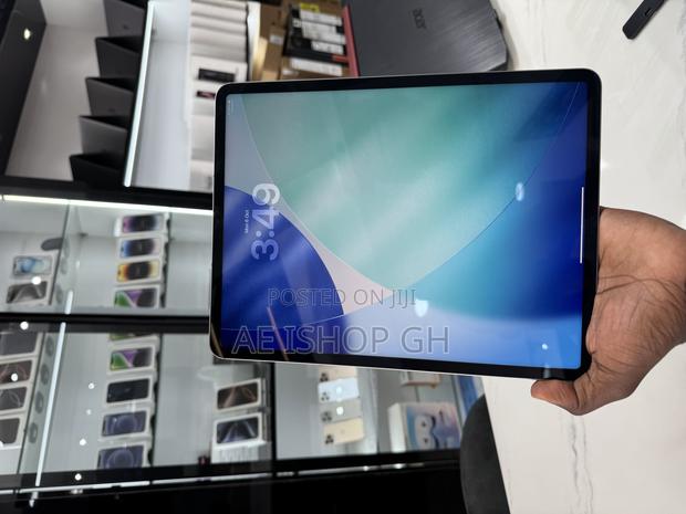 Apple iPad Pro 12.9 (2022) 512 GB Silver photo 2