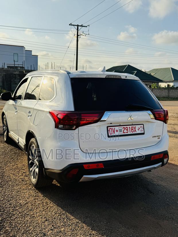 Mitsubishi Outlander 2.0 PHEV AWD 2017 White