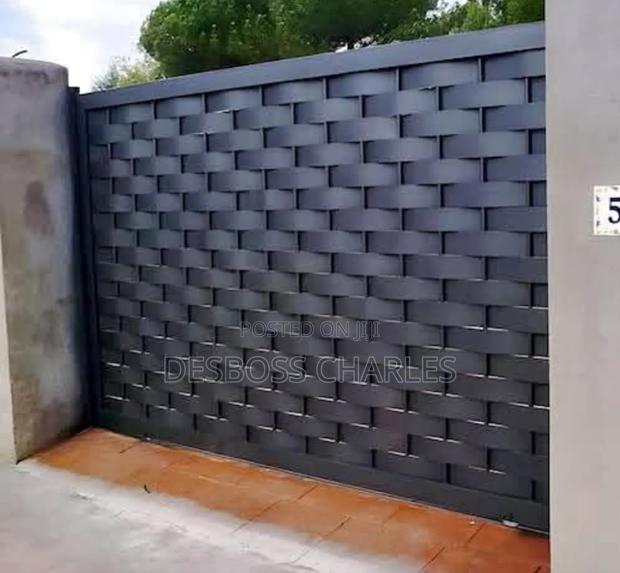 Solid Metallic Gate